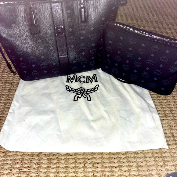 MCM Liz Medium Reversible Shopper Tote Bag Black - Picture 1 of 9